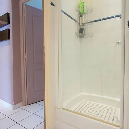 Sur La Pinede A Juan Les Pins Appartement Antibes