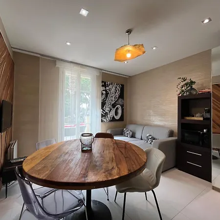 Sur La Pinède à Juan Les Pins Appartement Antibes
