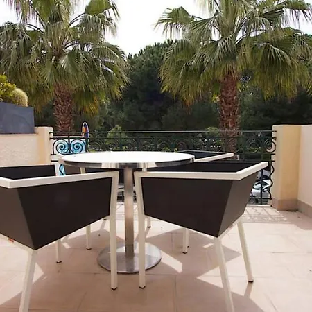 Sur La Pinede A Juan Les Pins