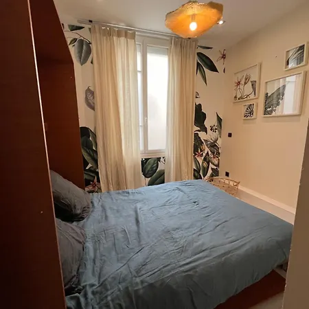 Sur La Pinede A Juan Les Pins *