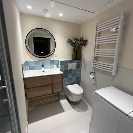 Sur La Pinede A Juan Les Pins Apartment *