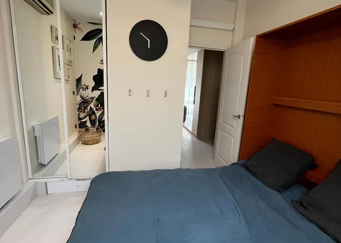 Sur La Pinede A Juan Les Pins أنتيب